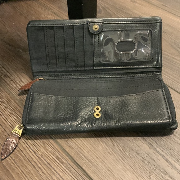 Fossil Black Leather Wallet - Picture 3 of 8